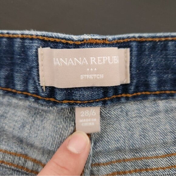Banana Republic Stretch Denim Shorts - Picture 4 of 6